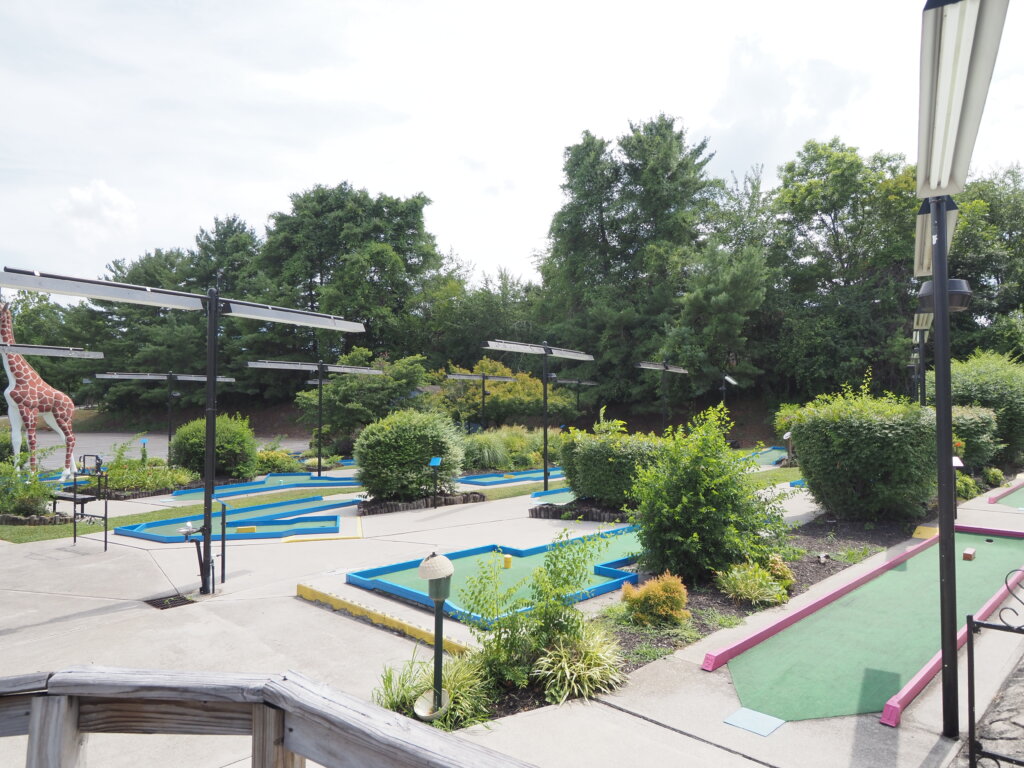 Farragut Golf & Games outdoor golf course, fun for father's day